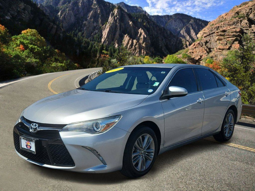 Used 2016 Toyota Camry SE FWD image 5