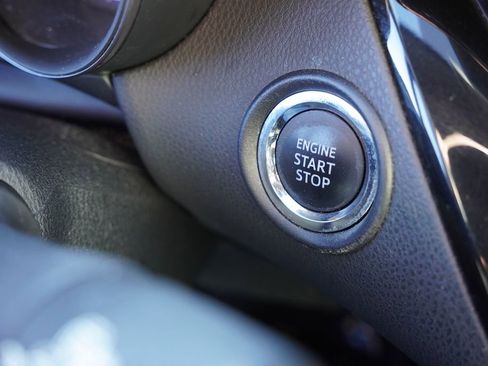 Used 2018 Toyota C-HR XLE image 28