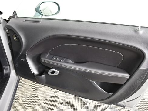 Used 2018 Dodge Challenger GT image 39