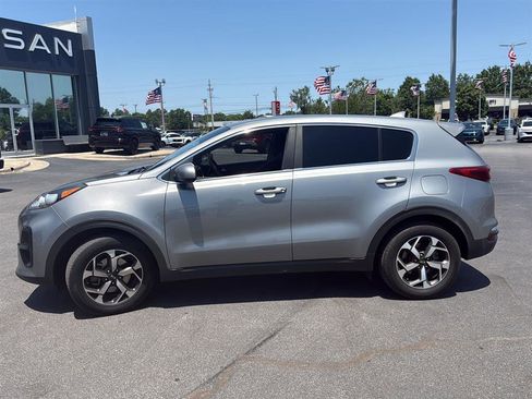 Used 2020 Kia Sportage LX FWD image 2