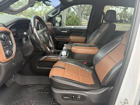 Used 2020 Chevrolet Silverado 2500 High Country w/ Z71 Off-Road Package image 4