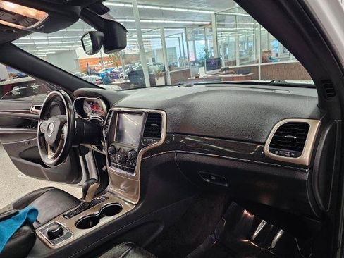 Used 2017 Jeep Grand Cherokee Limited w/ Luxury Group II AWD/4WD image 14