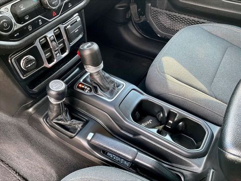 Used 2024 Jeep Wrangler Unlimited Sport AWD/4WD image 20