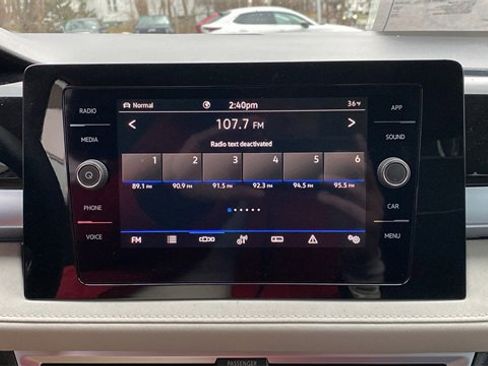 New 2026 Volkswagen Taos SE image 15