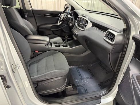 Used 2016 Kia Sorento LX w/ LX Convenience Package AWD/4WD image 7