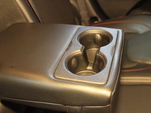 Used 2016 Jeep Cherokee Trailhawk w/ Comfort & Convenience Group image 15