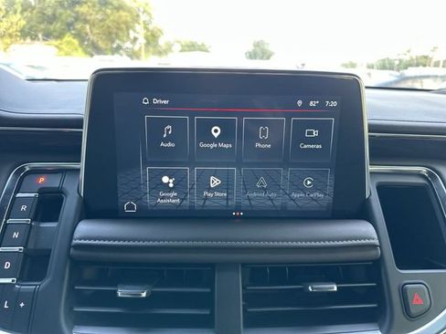 Used 2024 GMC Yukon SLE w/ Gmc Pro Safety Plus Package AWD/4WD image 11