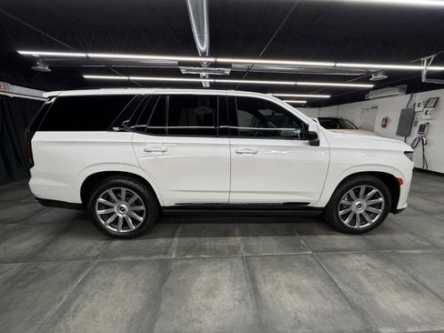 Used 2023 Cadillac Escalade Sport Platinum w/ LPO, ONYX Package image 8