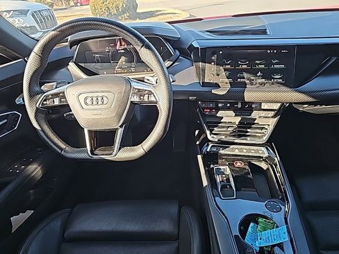 Used 2023 Audi e-tron GT Prestige w/ Prestige Package image 2