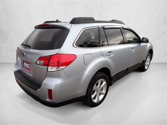Used 2014 Subaru Outback 2.5i Limited w/ Moonroof Package video 4