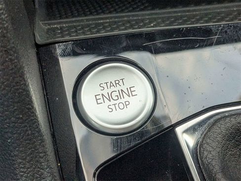 Used 2024 Volkswagen Taos SE image 31