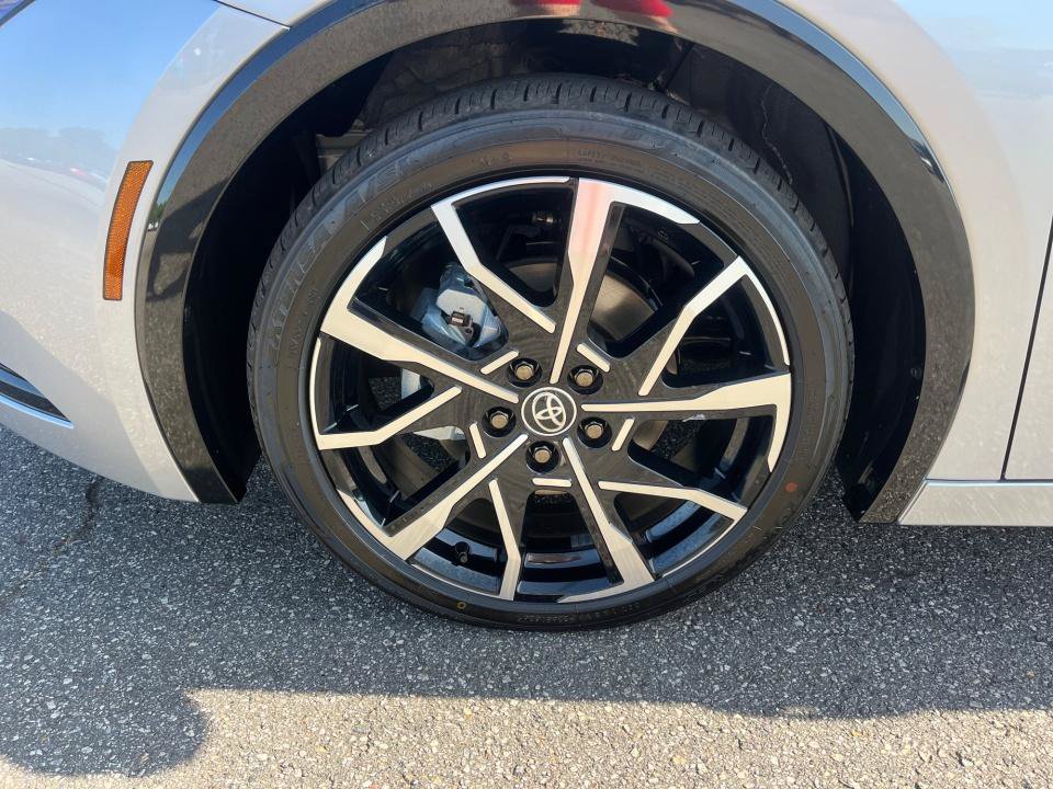 New 2026 Toyota Prius Plug-In Hybrid FWD image 24