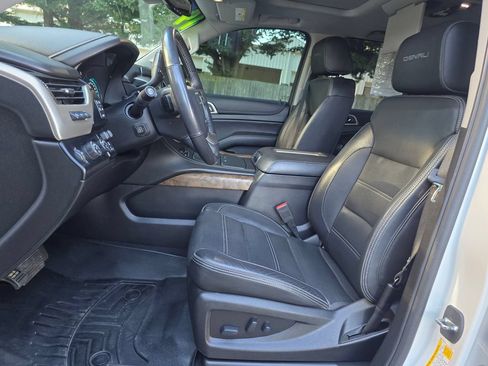 Used 2019 GMC Yukon Denali w/ Denali Ultimate Package AWD/4WD image 29