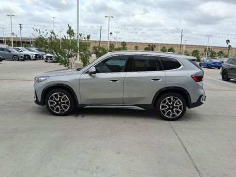 Used 2025 BMW X1 xDrive28i AWD/4WD image 3