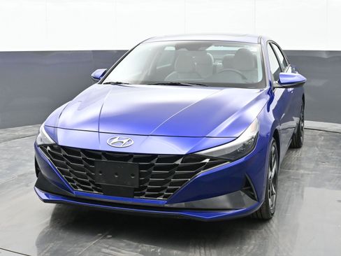 Used 2023 Hyundai Elantra Limited image 4
