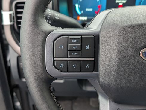 New 2026 Ford F250 Lariat w/ Black Appearance Package image 18