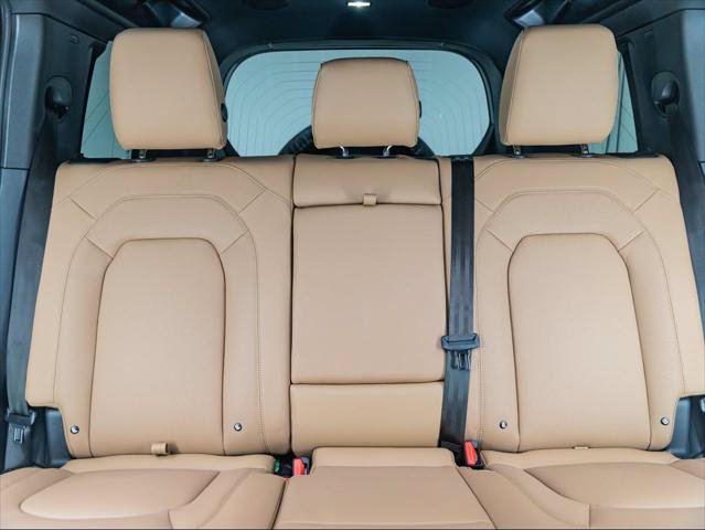 New 2026 Land Rover Defender 110 X-Dynamic SE AWD/4WD image 18