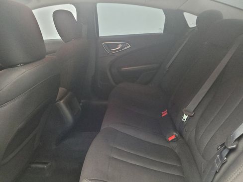 Used 2015 Chrysler 200 Limited w/ Convenience Group FWD image 18