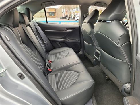 Used 2024 Toyota Camry SE image 15