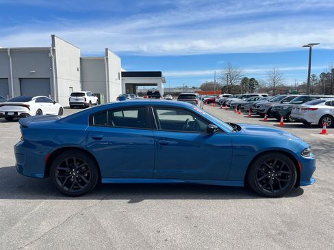 Used 2022 Dodge Charger R/T w/ Blacktop Package image 18