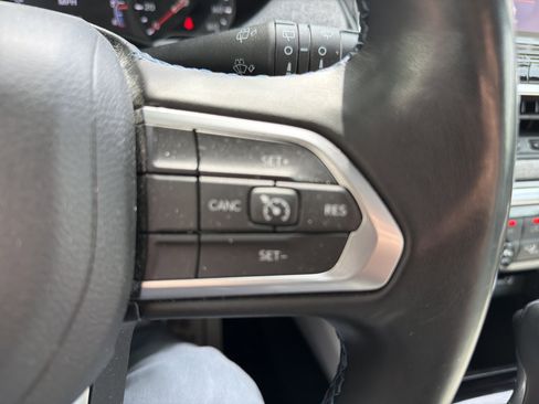 Used 2022 Jeep Compass Latitude w/ Convenience Group AWD/4WD image 19
