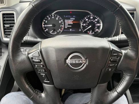 Used 2024 Nissan Frontier SV w/ Hardbody Edition AWD/4WD image 3