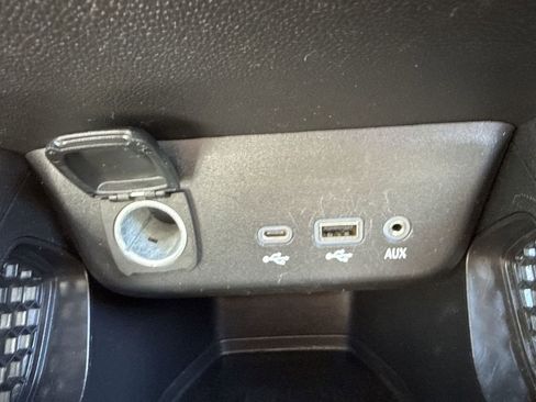 Used 2023 Chevrolet TrailBlazer LT w/ Convenience Package image 34