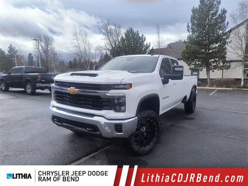 Used 2024 Chevrolet Silverado 3500 LT image 1