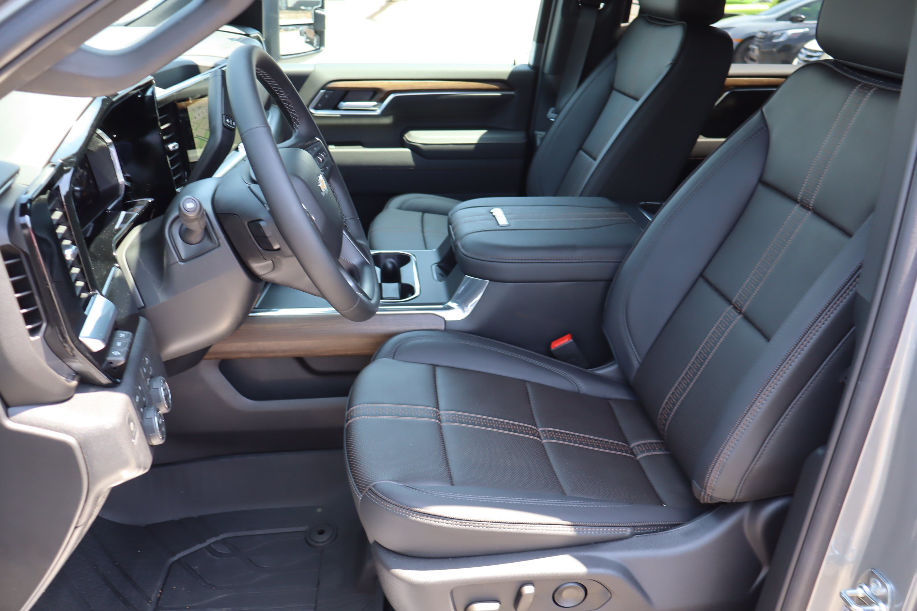 New 2026 Chevrolet Silverado 2500 High Country w/ High Country Premium Package AWD/4WD image 14