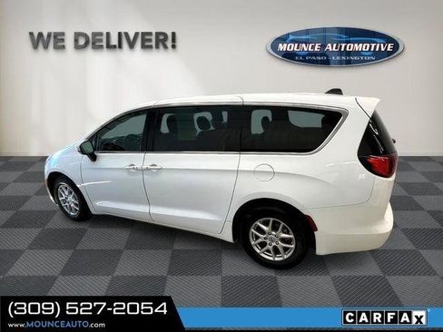 Used 2022 Chrysler Voyager LX FWD image 17