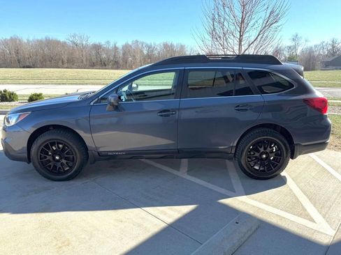 Used 2016 Subaru Outback 2.5i Premium image 5
