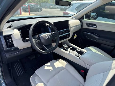 Certified 2026 Nissan Pathfinder SL w/ SL Premium Package AWD/4WD image 9