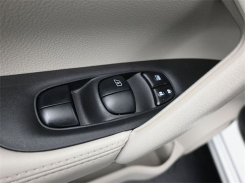 Certified 2022 Nissan Rogue Sport SL w/ Premium Package image 13