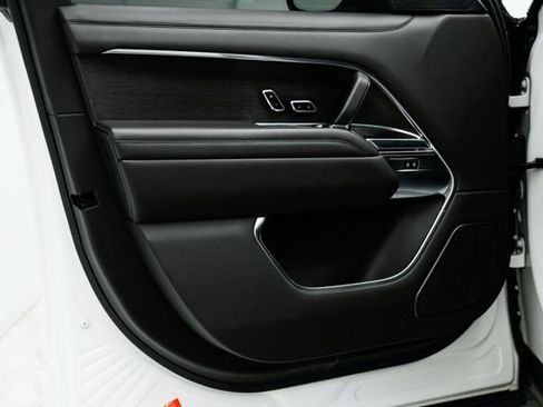 Used 2023 Land Rover Range Rover Autobiography image 20