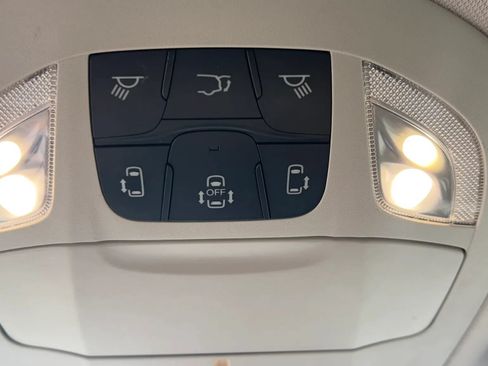 Used 2024 Chrysler Voyager LX FWD image 46