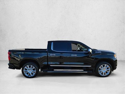 Used 2024 Chevrolet Silverado 1500 High Country w/ High Country Premium Package AWD/4WD image 4
