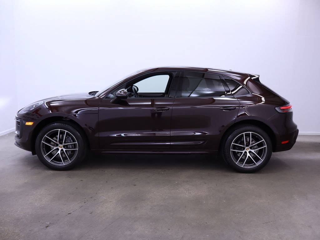 Used 2024 Porsche Macan AWD/4WD image 2