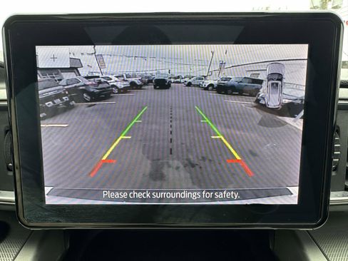 Used 2022 Ford Explorer XLT w/ Equipment Group 202A AWD/4WD image 23