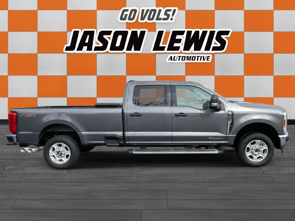 Used 2025 Ford F250 XLT AWD/4WD image 2