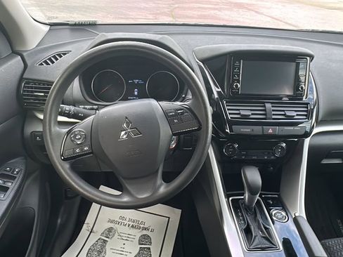 Used 2025 Mitsubishi Eclipse Cross ES image 17