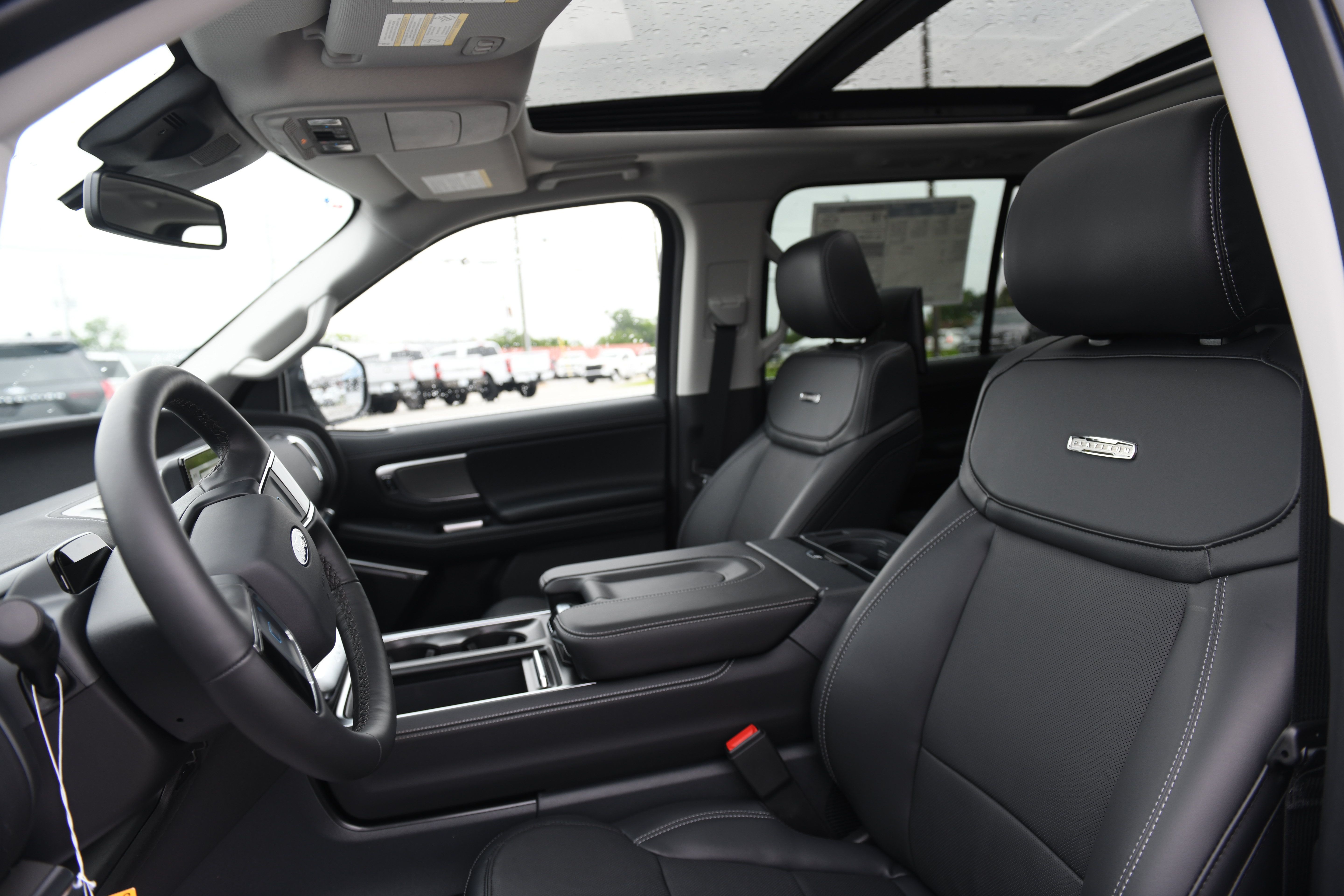 New 2026 Ford Expedition Platinum w/ Driver's Package AWD/4WD image 17