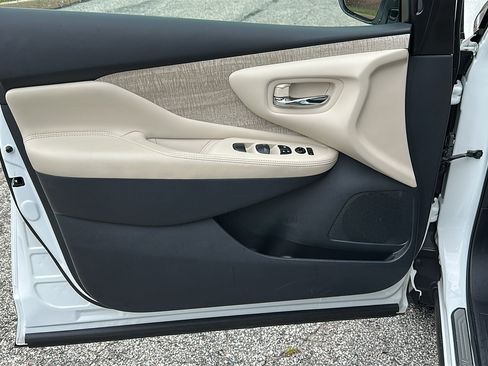 Used 2024 Nissan Murano SV AWD/4WD image 14