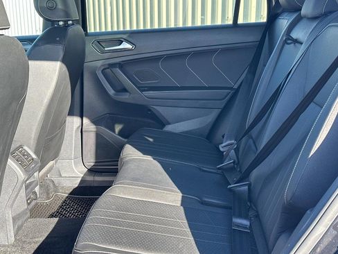 Used 2023 Volkswagen Tiguan SE R-Line image 10