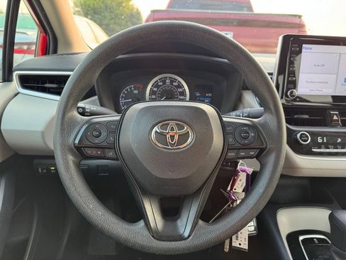 Used 2021 Toyota Corolla LE FWD image 7