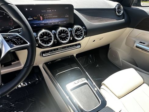 Certified 2026 Mercedes-Benz GLA 250 image 30