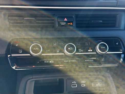 Used 2024 Honda Pilot EX-L image 16