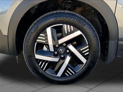 Used 2026 Nissan Kicks SV w/ Charging Package FWD image 9
