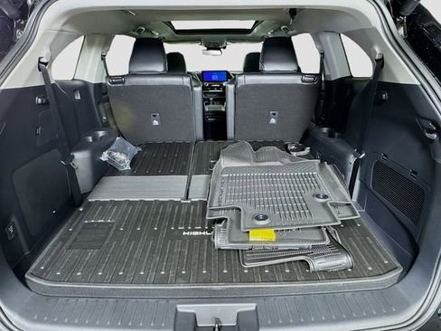 New 2026 Toyota Highlander Platinum image 28