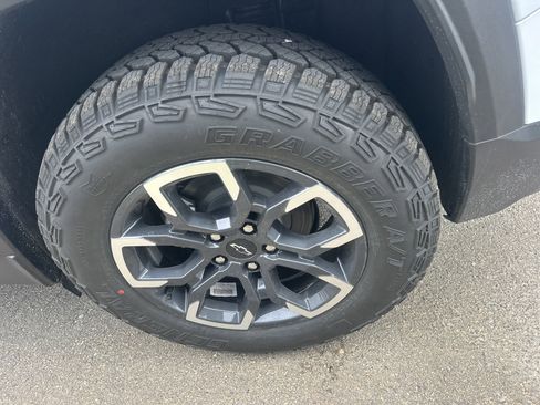 New 2026 Chevrolet Equinox ACTIV FWD image 10