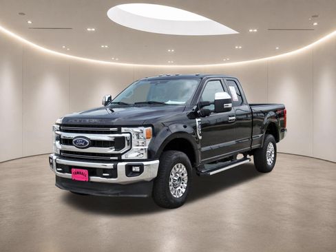 Used 2022 Ford F350 XLT w/ XLT Premium Package AWD/4WD image 3